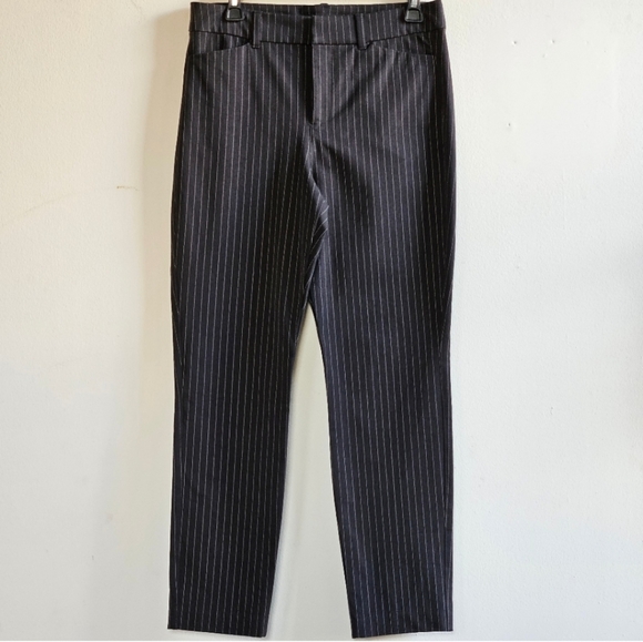 📌146 OLD NAVY HIGH RISE PIN STRIPED  PIXIE PANT WOMEN'S SIZE 8 - Picture 2 of 3